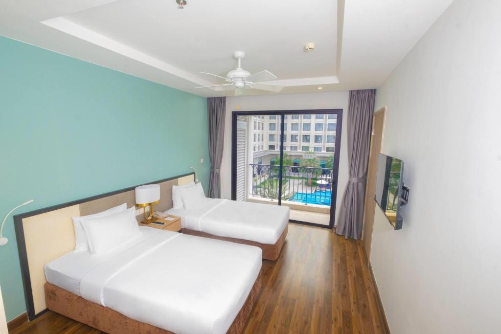 Phòng Superior 2 Giường Đơn Nhìn ra Hồ bơi