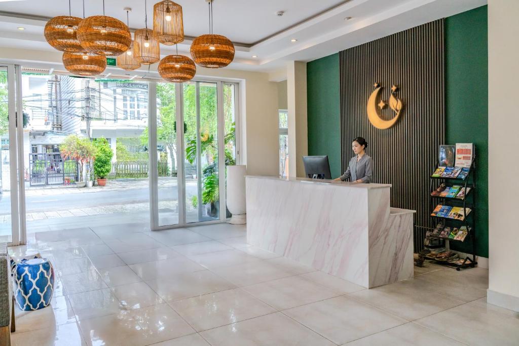 Khu vực sảnh/lễ tân sang trọng tại Horizon Hotel by LunaVerde 