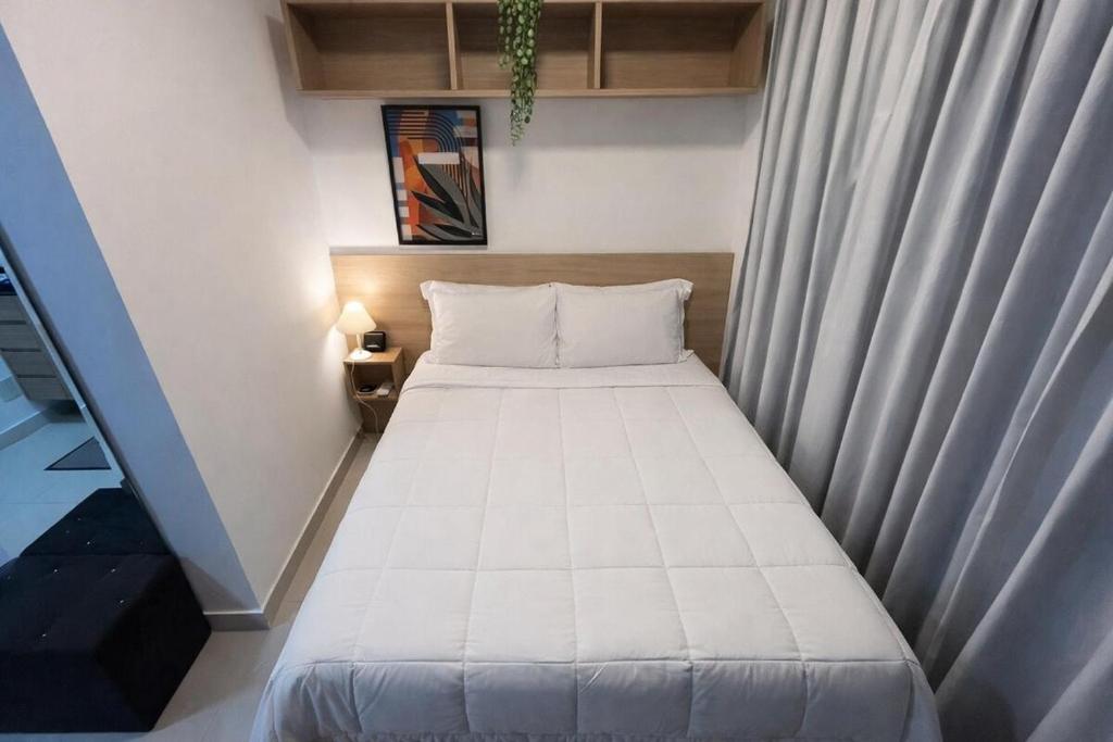 Postel nebo postele na pokoji v ubytování Studio SP 413 with parking!