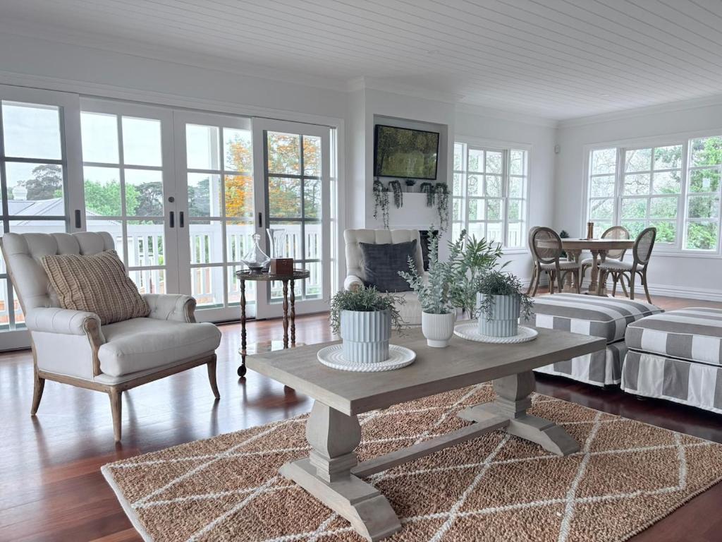 Et tv og/eller underholdning på Springfield Lodge - Pet Friendly Executive Residence