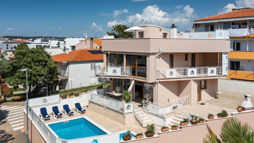 Villa Alte Muhle with pool and jacuzzi in Novigrad