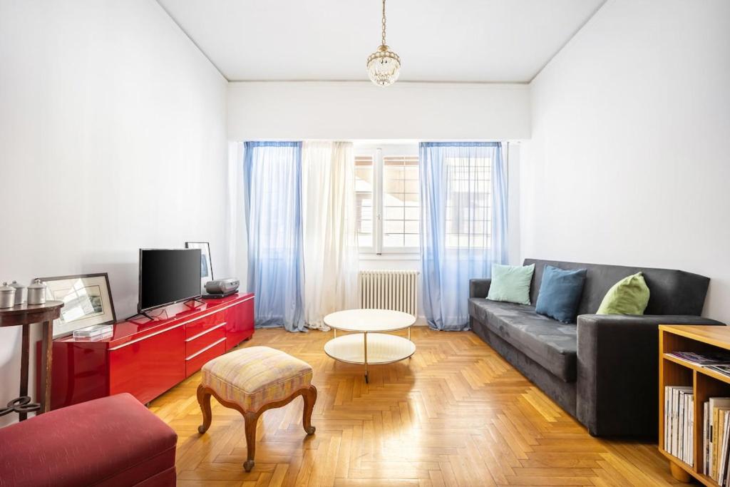 Sunny 1bedroom cozy flat in the Acropolis area