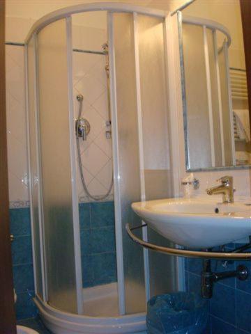 Hotel Dina - Resim 27