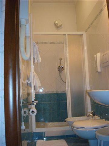 Koupelna v ubytování Hotel Dina