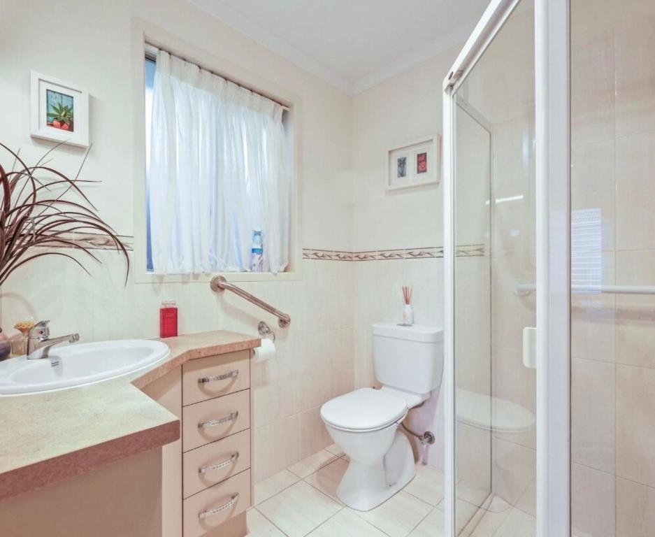 Et badeværelse på The boathouse - 1 or 2 houses side by side