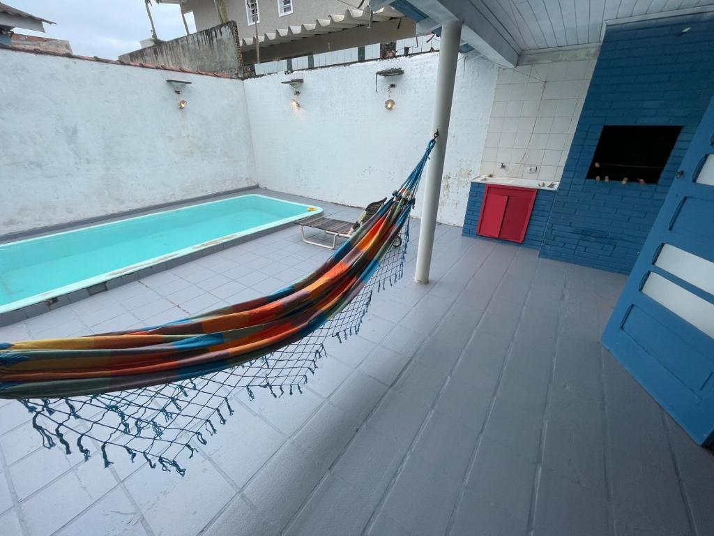 Bazén v ubytování Casa de Praia em Pontal do Sul nebo v jeho okolí