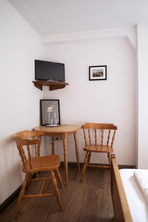 Gasthof zum goldenen Schiff - Historisches Hotel mit Frühstück & Self-Check-in - Tweepersoonskamer Met Eigen Badkamer