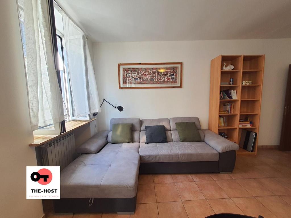 Χώρος καθιστικού στο Cozy Central Apartment in Monza