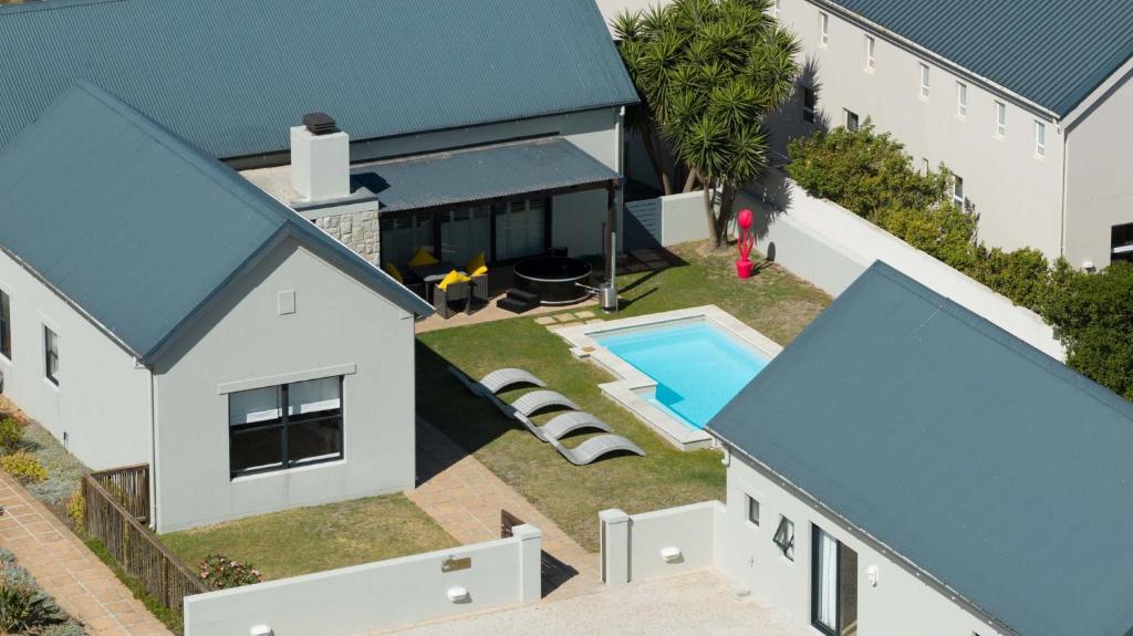 Swimmingpoolen hos eller tæt på Lagoon Ocean Lodge Waterfront Luxury Benguela Cove