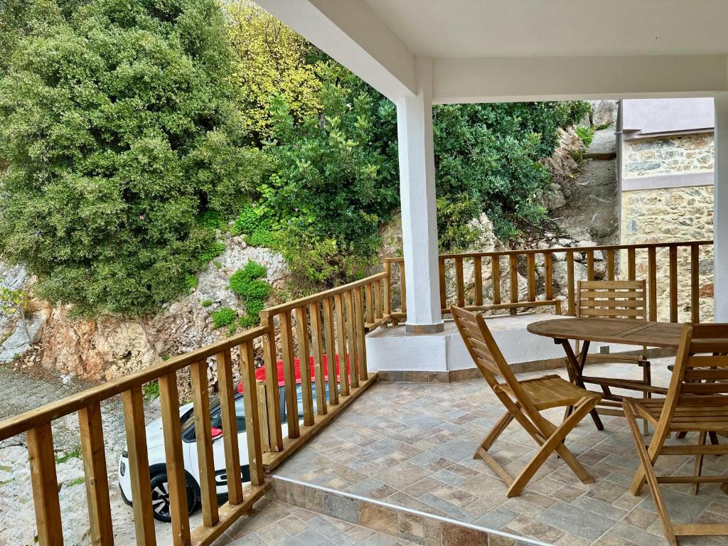 Μπαλκόνι ή βεράντα στο Aski house - Authentic Cretan life