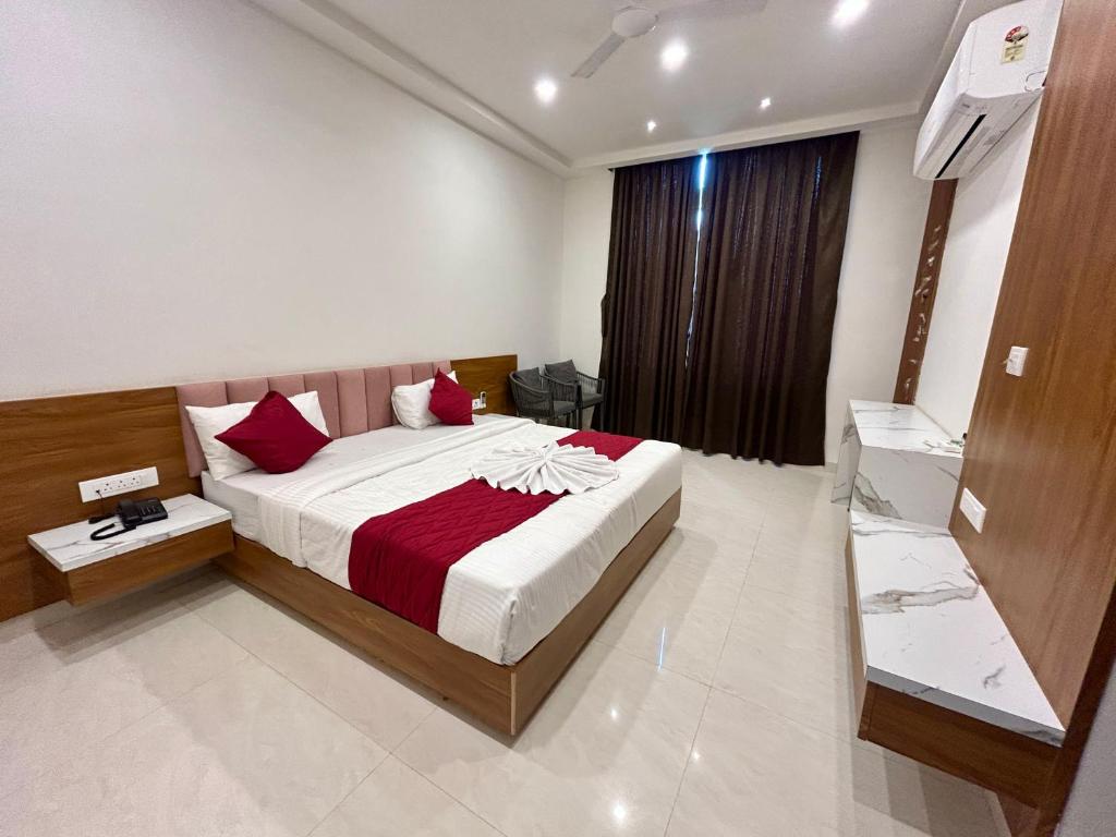 Giường trong phòng chung tại Mahi Baagh Resort