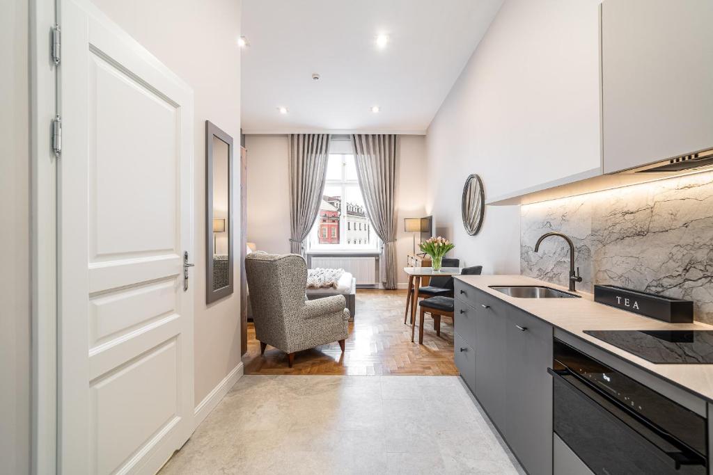 Venetian House Market Square Aparthotel - 3