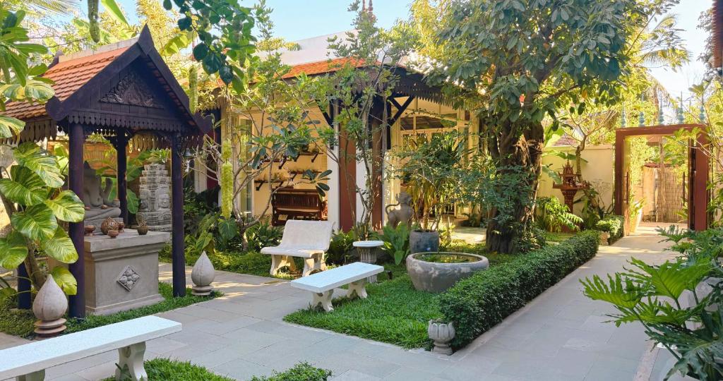 Moringa Tree Maison - Housity