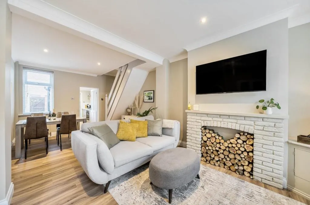 13 Ruby Street, Bishy Rd retreat