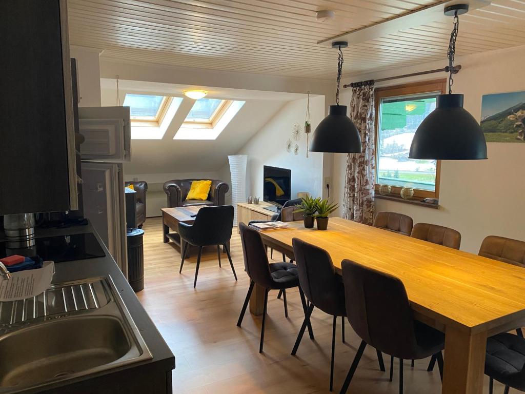 Μια τηλεόραση ή/και κέντρο ψυχαγωγίας στο Ferienwohnung Gletscherblick