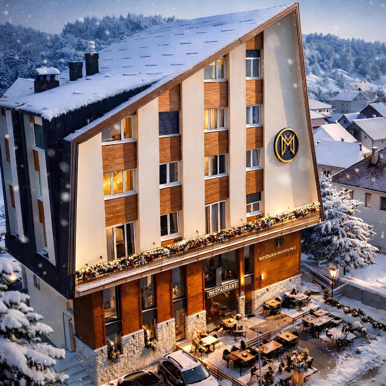 科拉欣Modern Harmony的雪中酒店空中景观