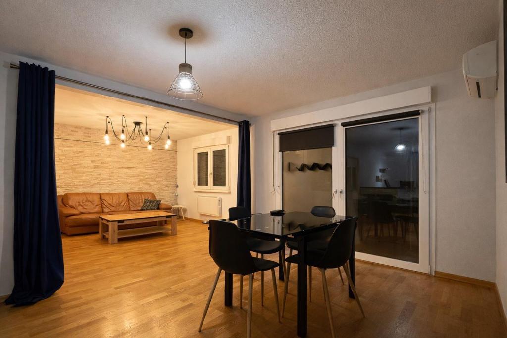Posezení v ubytování Appartement confortable N1 à Saint-Louis, proche Basel&Allemagne