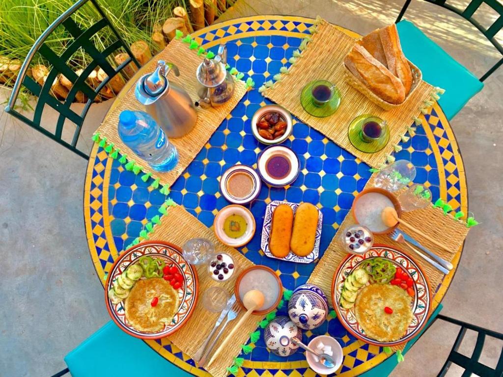 Đồ ăn tại/gần nhà trọ