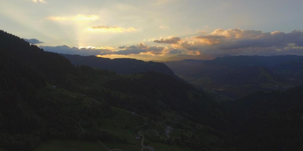 Gallery image of Cabane entre terre et ciel in Saint-Nicolas-la-Chapelle