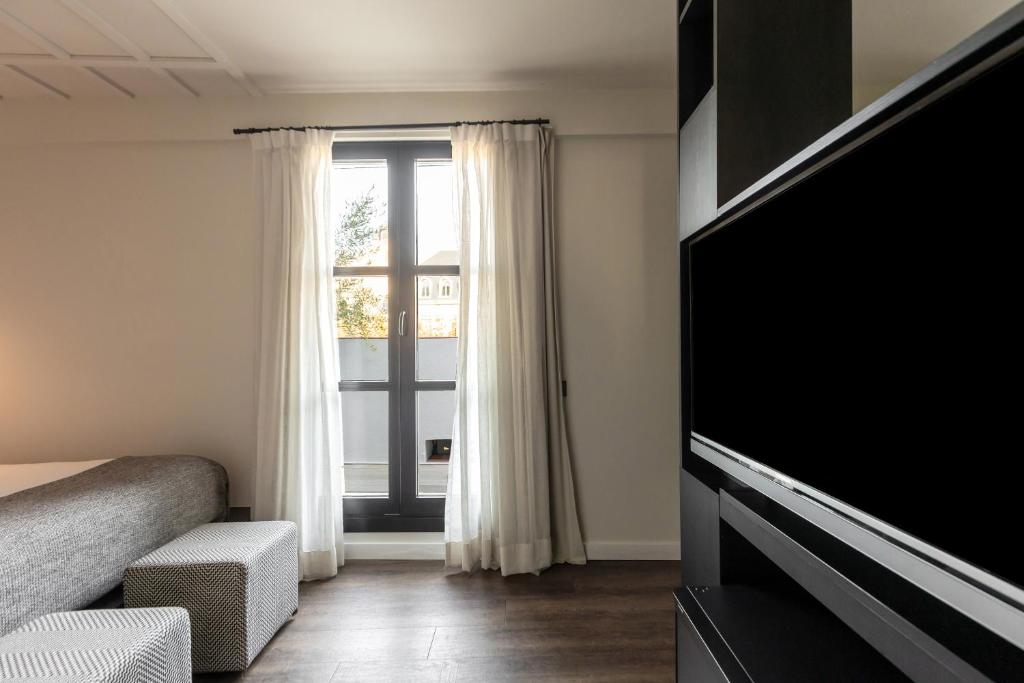 Yurbban Ramblas Boutique Hotel - 2