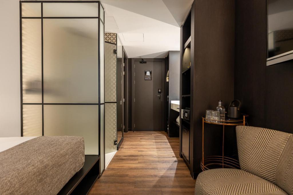 Yurbban Ramblas Boutique Hotel photo