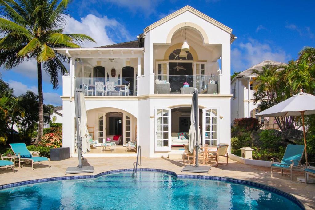 Hồ bơi trong/gần Royal Villa 2 villa