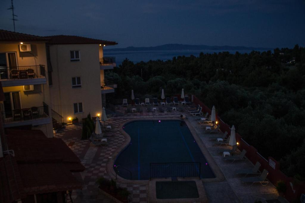Bazén v ubytovaní Hotel Ilios alebo v jeho blízkosti