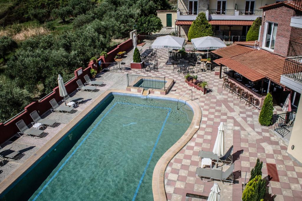 Bazén v ubytovaní Hotel Ilios alebo v jeho blízkosti