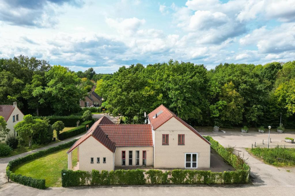 Billede fra billedgalleriet på 16 - Persoons Family bungalow i Hernen