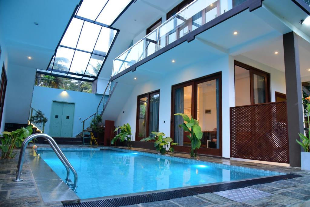 Hồ bơi trong/gần Moon Lanka Hotel Hikkaduwa