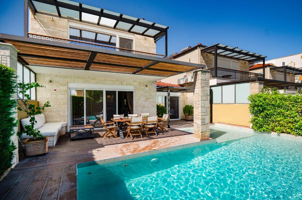 Hồ bơi trong/gần Sunny Exclusive Tria