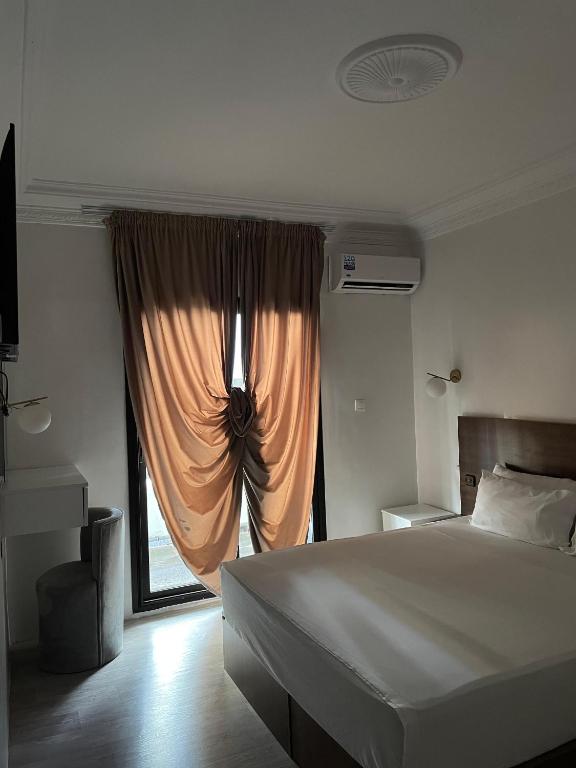 Postel nebo postele na pokoji v ubytování Crystal