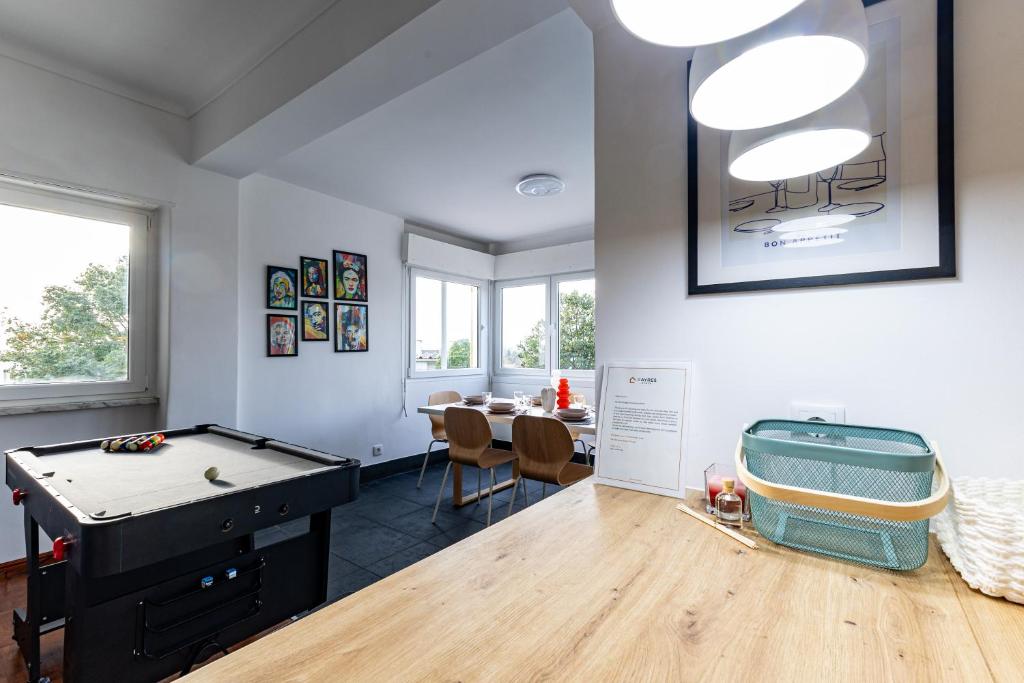 Khu vực ghế ngồi tại Ambassador's Retreat