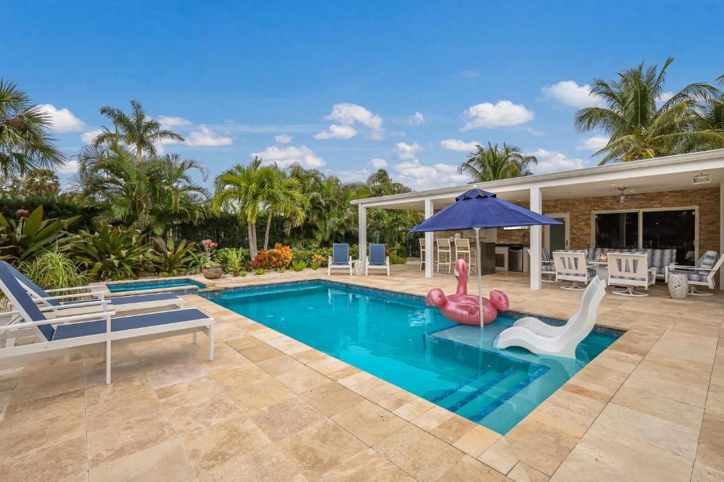 Thumbnail for Private Oceanfront Rentals With Pool Bar