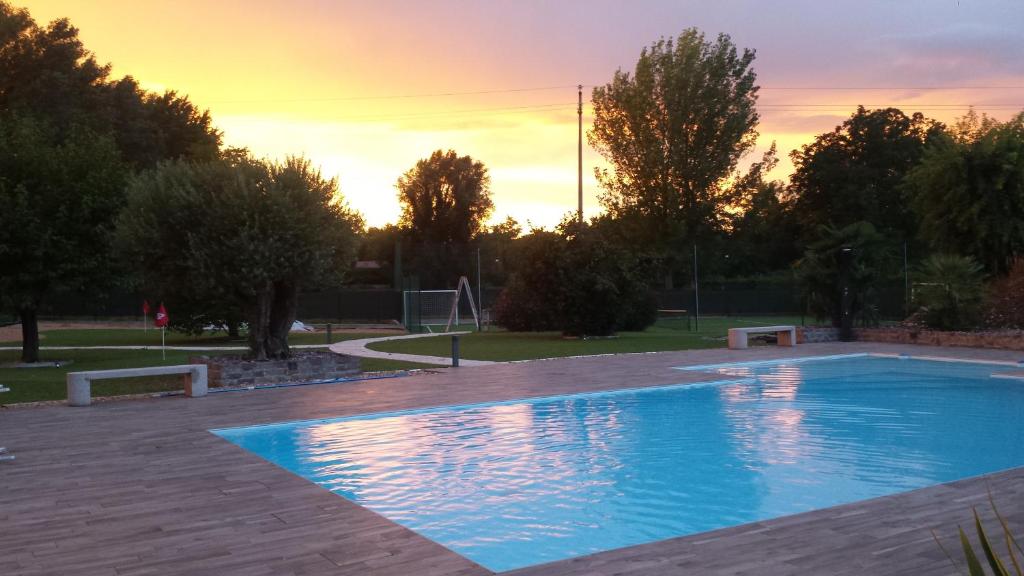 Swimmingpoolen hos eller tæt på Dimora La Risorgiva