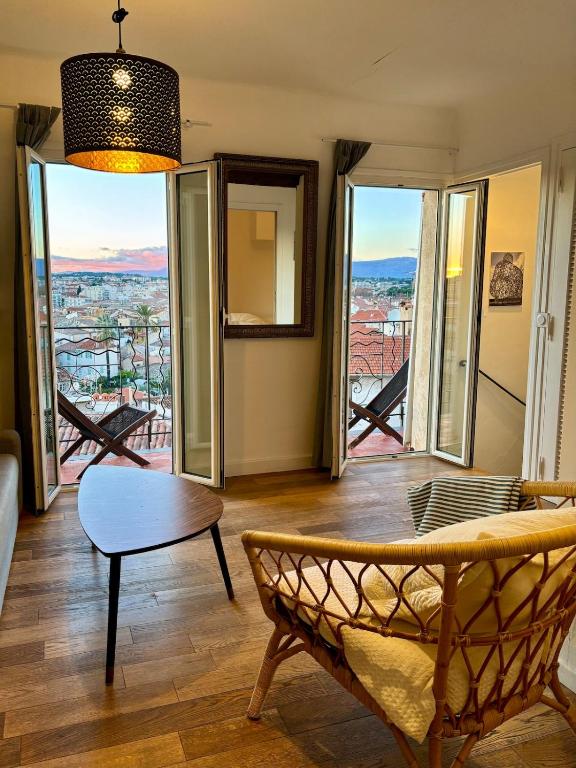 Antibes Old Town Rooftop Sea-View 1BR Apt with Terrace