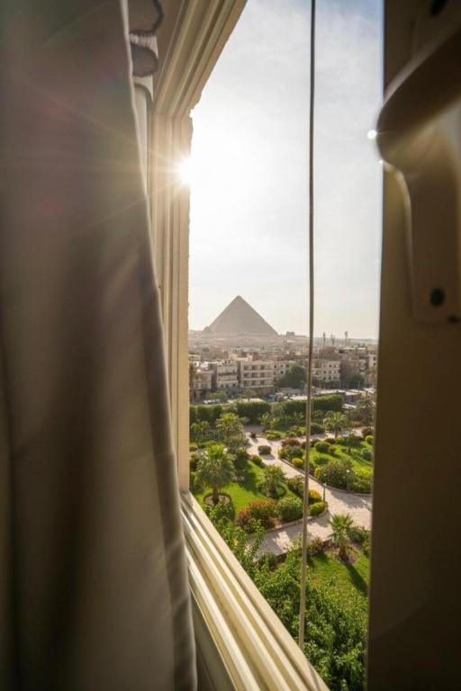 moon view pyramids 4