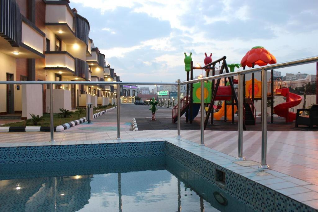 Swimmingpoolen hos eller tæt på حياة ريزيدنس ابها