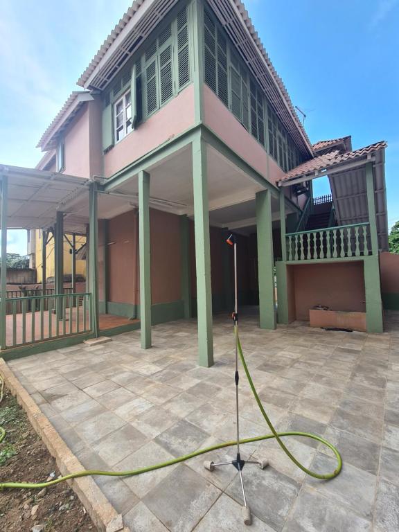 Budova, kde se prázdninový dům nachází