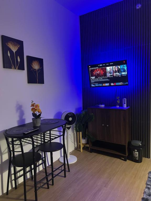 Et tv og/eller underholdning på Charming & Comfortable Studio Haven