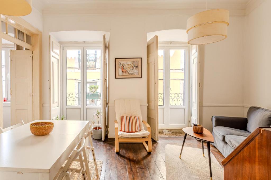 Alfama Typical 2 Bedroom apartment