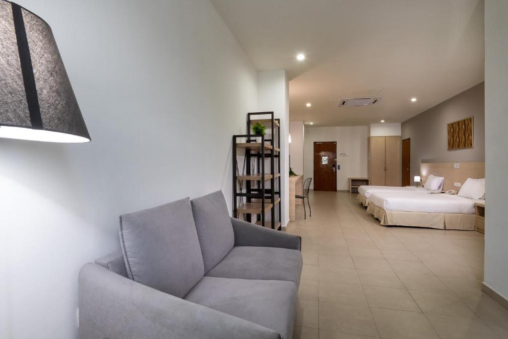 Golden View Serviced Apartments - Superior Double Or Twin Room