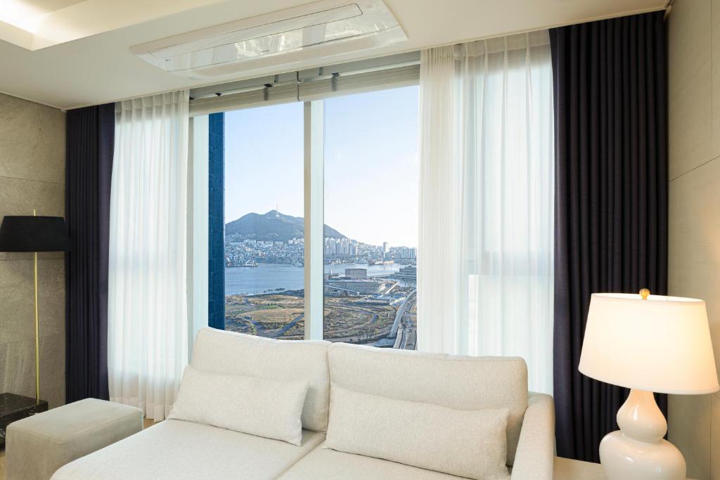 Brown Suites Busan Station - Grand Suite Mit Blick Auf Den Jachthafen B