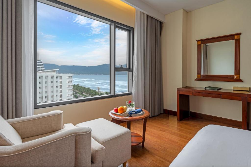 Phòng Deluxe Đôi Nhìn ra 1 Góc Biển
