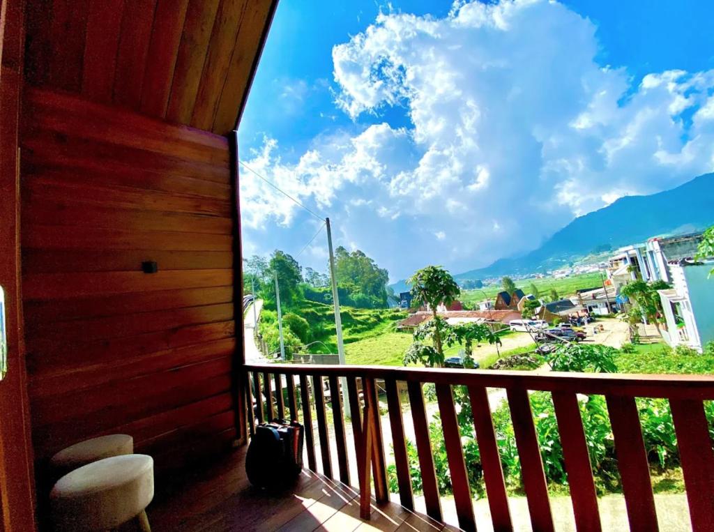 En generel udsigt til bjerge eller udsigt til bjerge taget fra lodgen