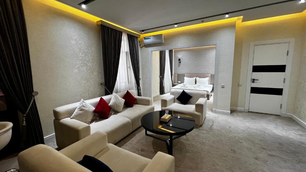 Ohu Palace Hotel