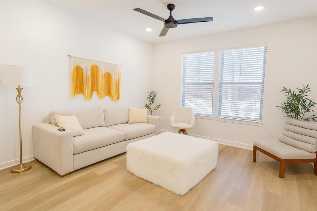 Et opholdsområde på WorkerFriendly WasherDryer WiFi LongStayDiscount