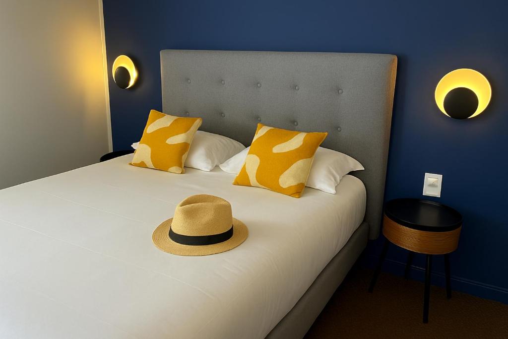 Cit'Hotel Logis De Brou, Bourg en Bresse RENOVE EN 2026 - Superior Double Room With Balcony