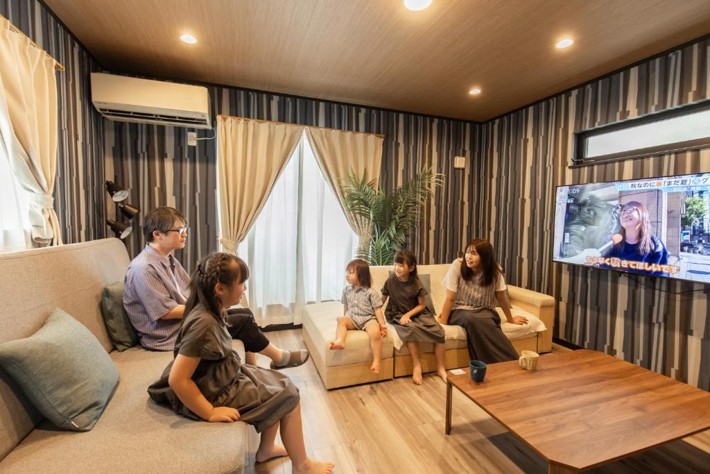 Et tv og/eller underholdning på 貸切新築ヴィラ l 最大9名 l 小田原城徒歩14分 l 無料P l 箱根板橋駅徒歩9分 l Private Villa Minamicho Odawara