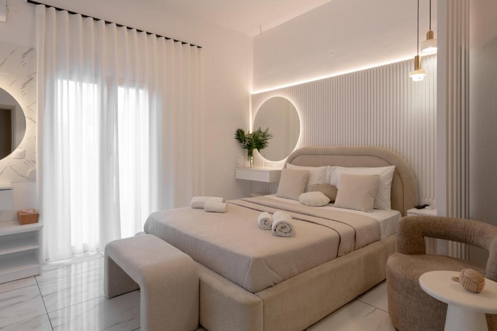 Postel nebo postele na pokoji v ubytování Diogenis Luxury Apartment Sea View